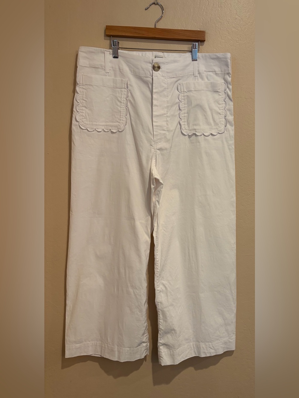 Maeve White White Leg Pants w/ Cute Scalloped Pockets, size 34